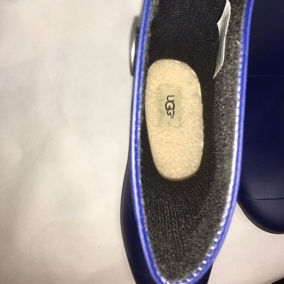 UGG Sienna Matte Rain Boots - Picture 12 of 16